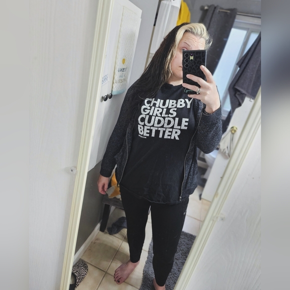 CLOSET CLOSING ! EVERTHING MUST GO. MAKE AN OFFER!!!!!! Meet your Posher, Angela - Picture 7 of 16